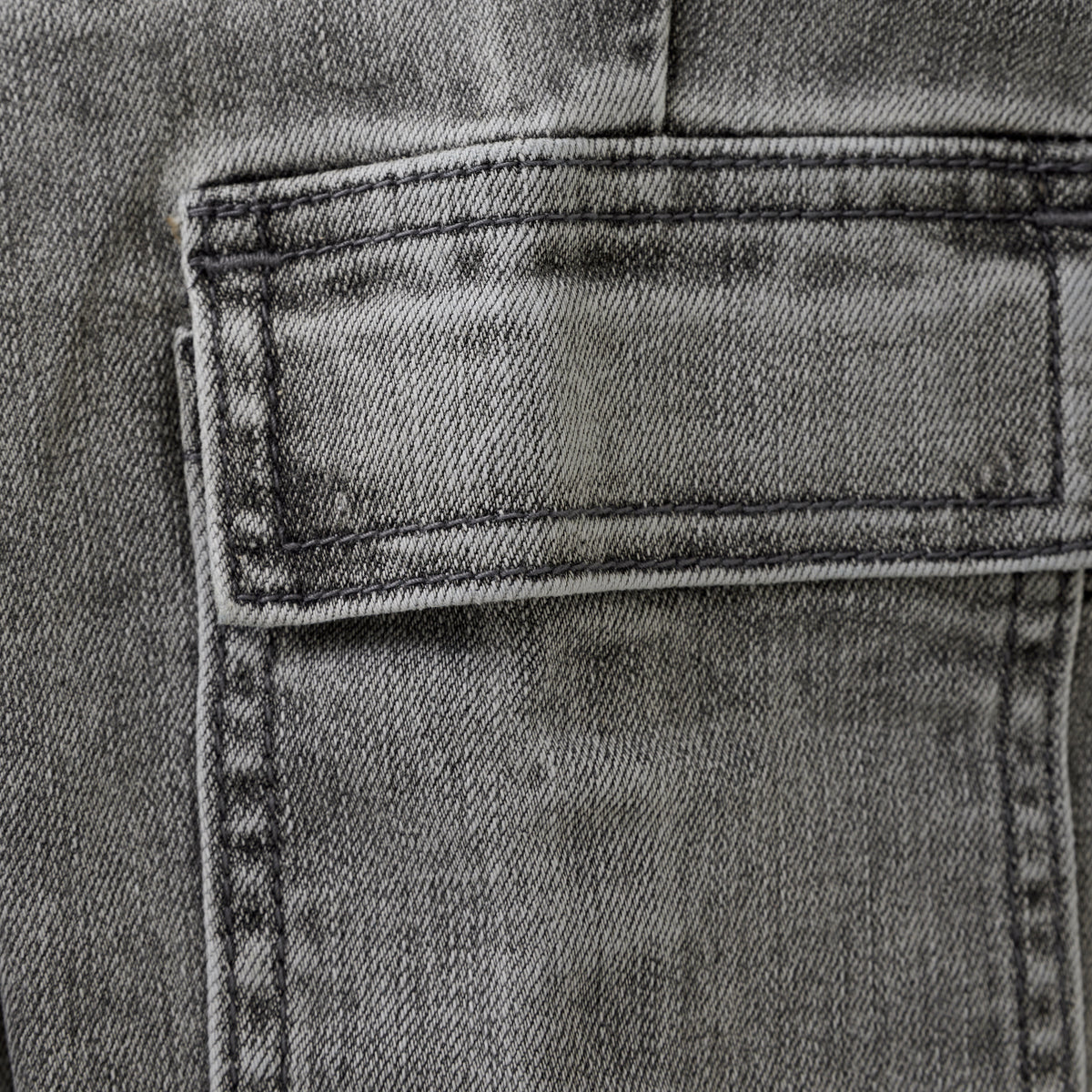 2600 Straight Cargo Fit | Used Grey Denim